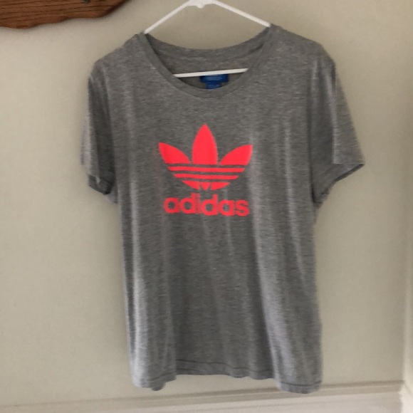 Adidas light grey cotton tee XL. First picture outside brighter day, rest rainy. - Picture 2 of 8